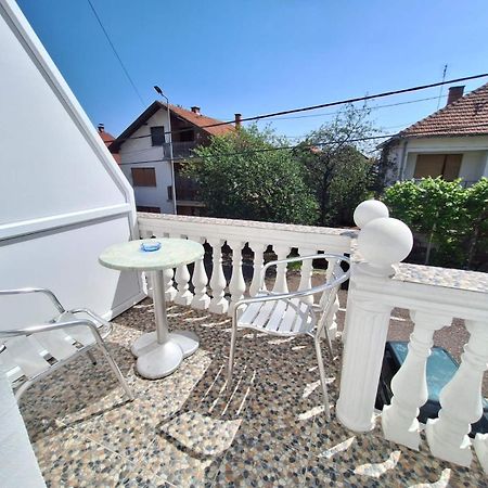 Sobe-Apartmani Modrica Exterior photo